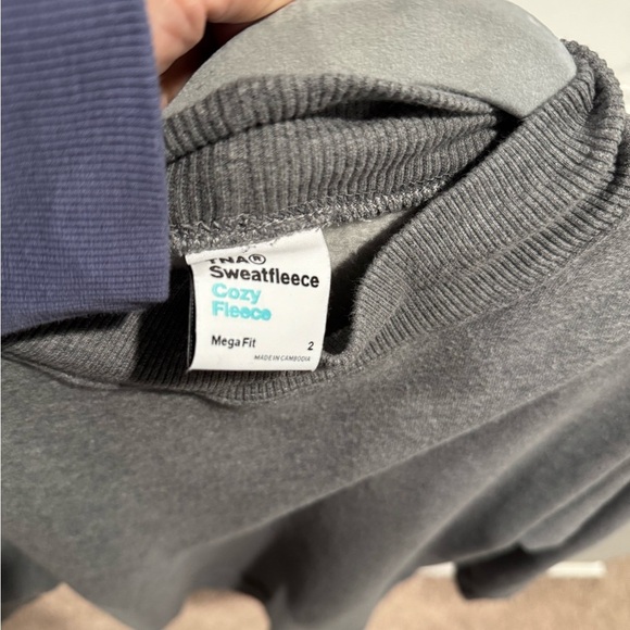 (2 Medium/Large) TNA by Aritzia Cozy Fleece Mega Mock Sweater Gray - Picture 2 of 6